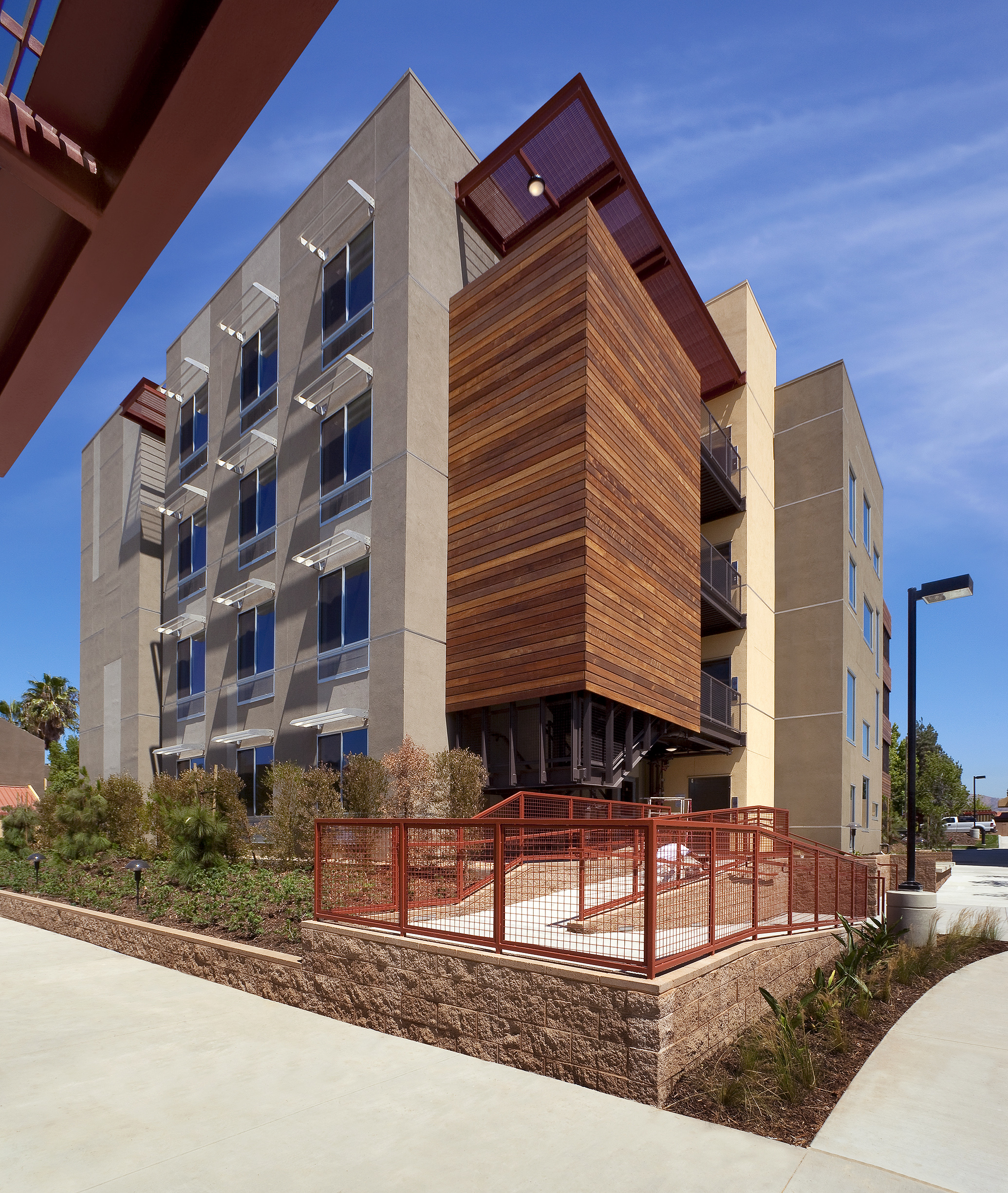 UNIVERSITY OF CALIFORNIA NORTHRIDGE STUDENT HOUSING